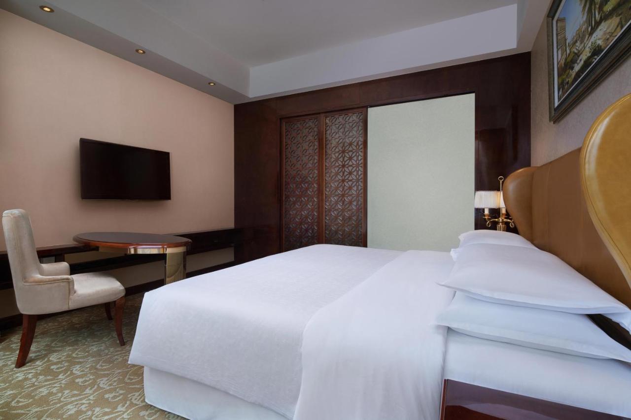 Sheraton Chongqing Hotel Esterno foto