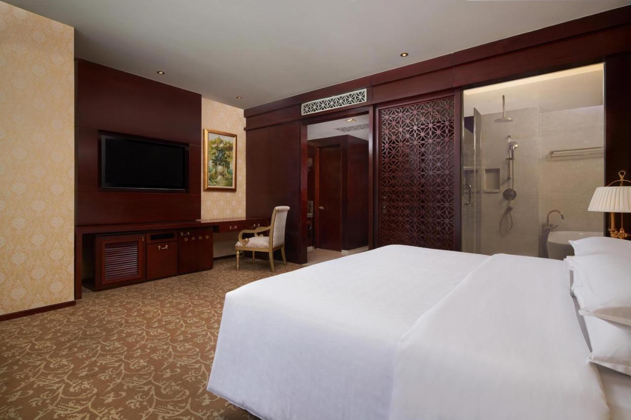 Sheraton Chongqing Hotel Esterno foto