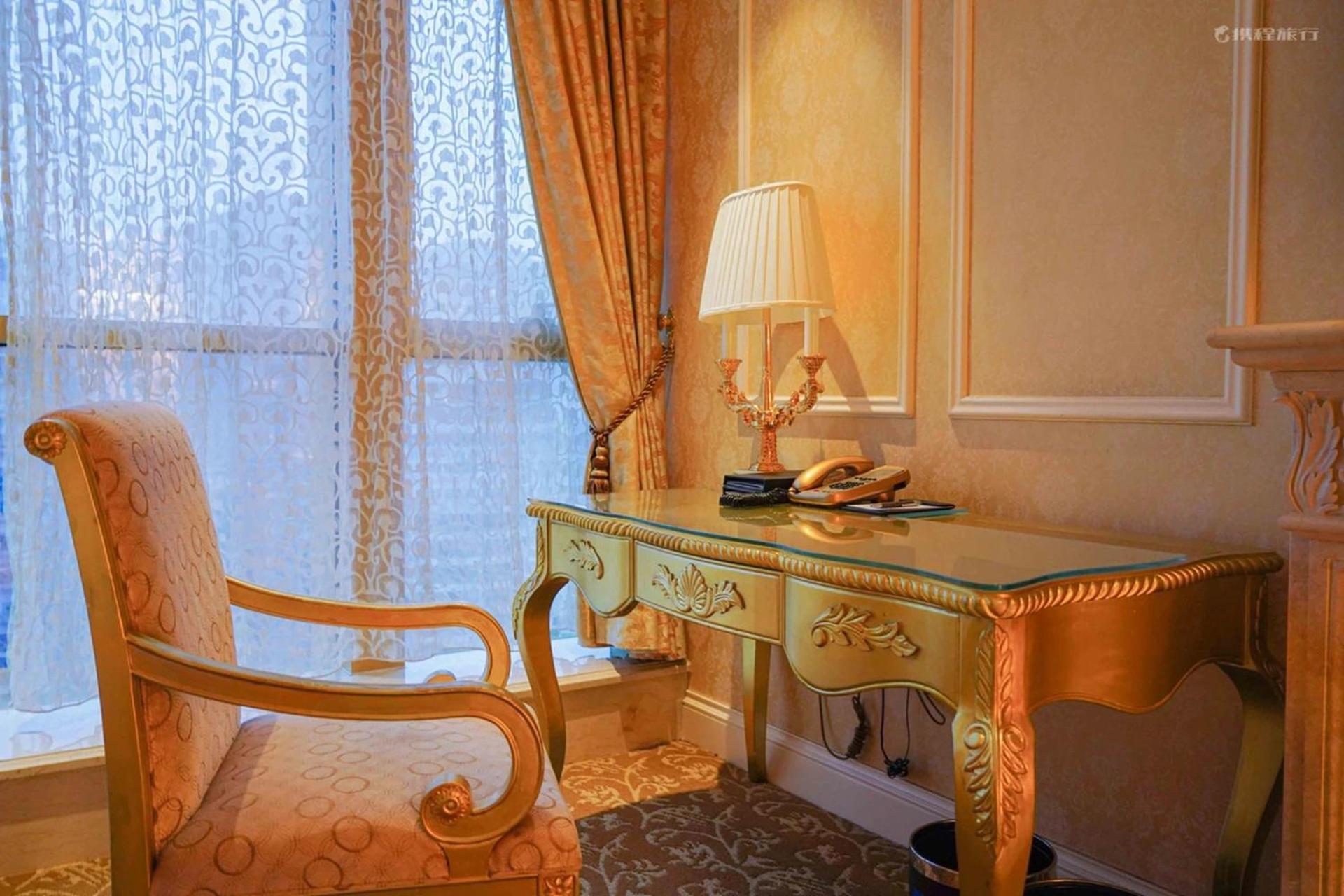Sheraton Chongqing Hotel Esterno foto
