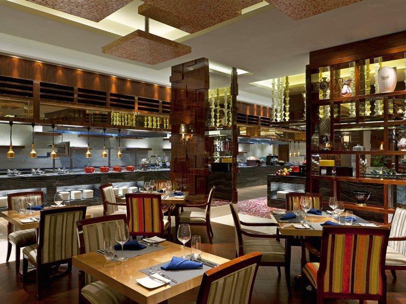 Sheraton Chongqing Hotel Esterno foto